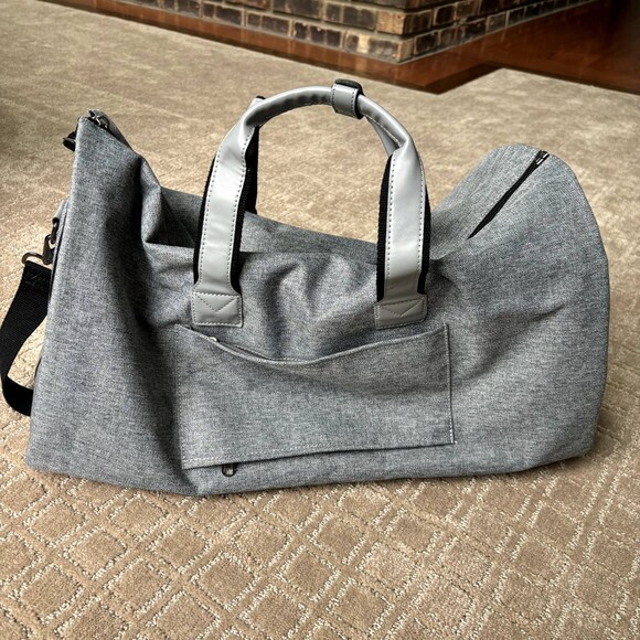 Modoker Carry On Garment Duffel Bag Hanging Suit Travel Bag Red Wings NWOT - Picture 3 of 12